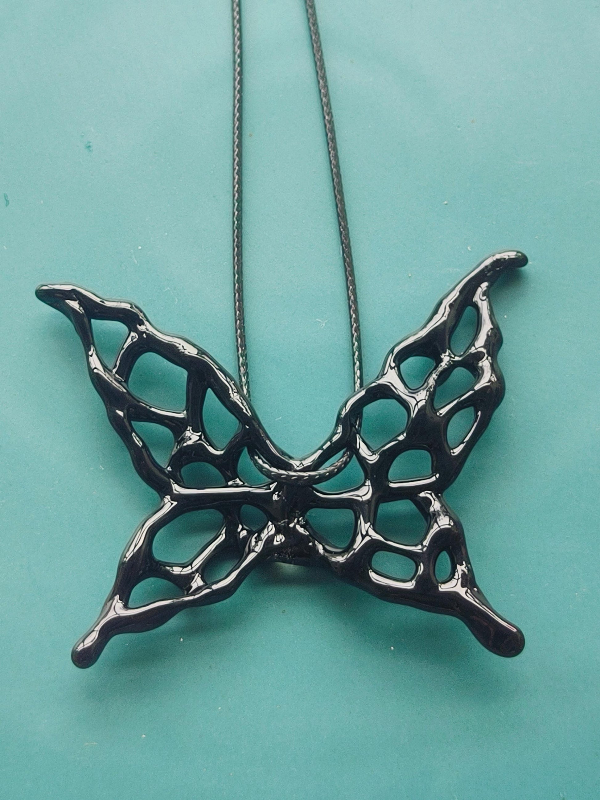Simple and exquisite glass butterfly pendant, anniversary gift, birthday gift, girl gift, daughter gift, art pendant