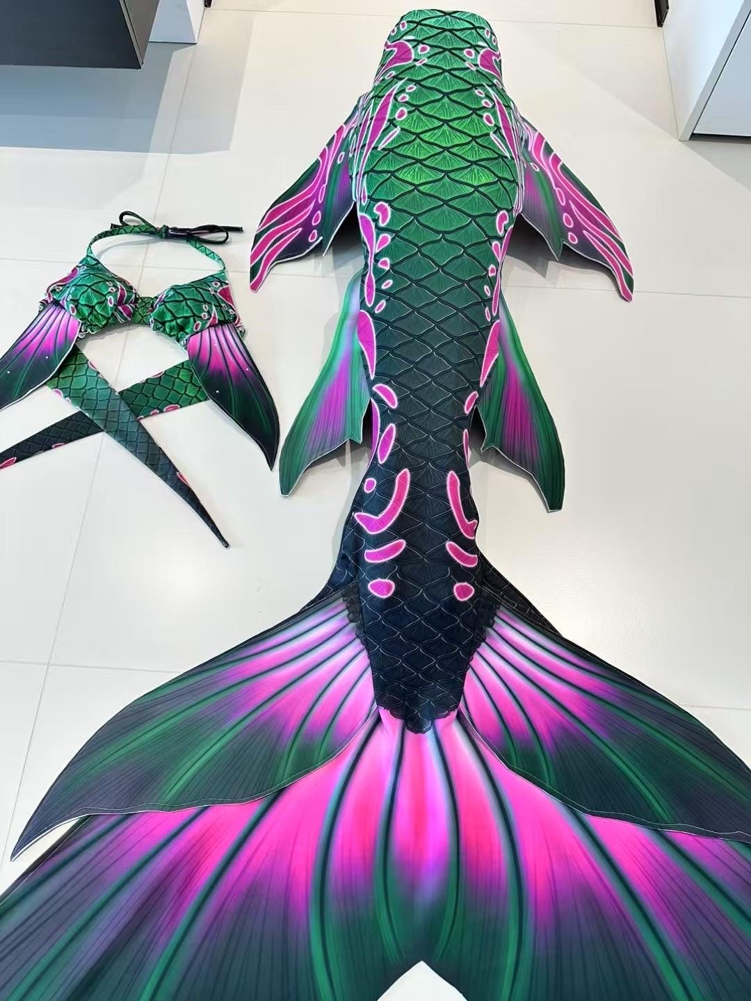 Handmade green pink Mermaid Tail  cosplay photography costume, diving costume, gift for her，gift for girlfriend's birthday