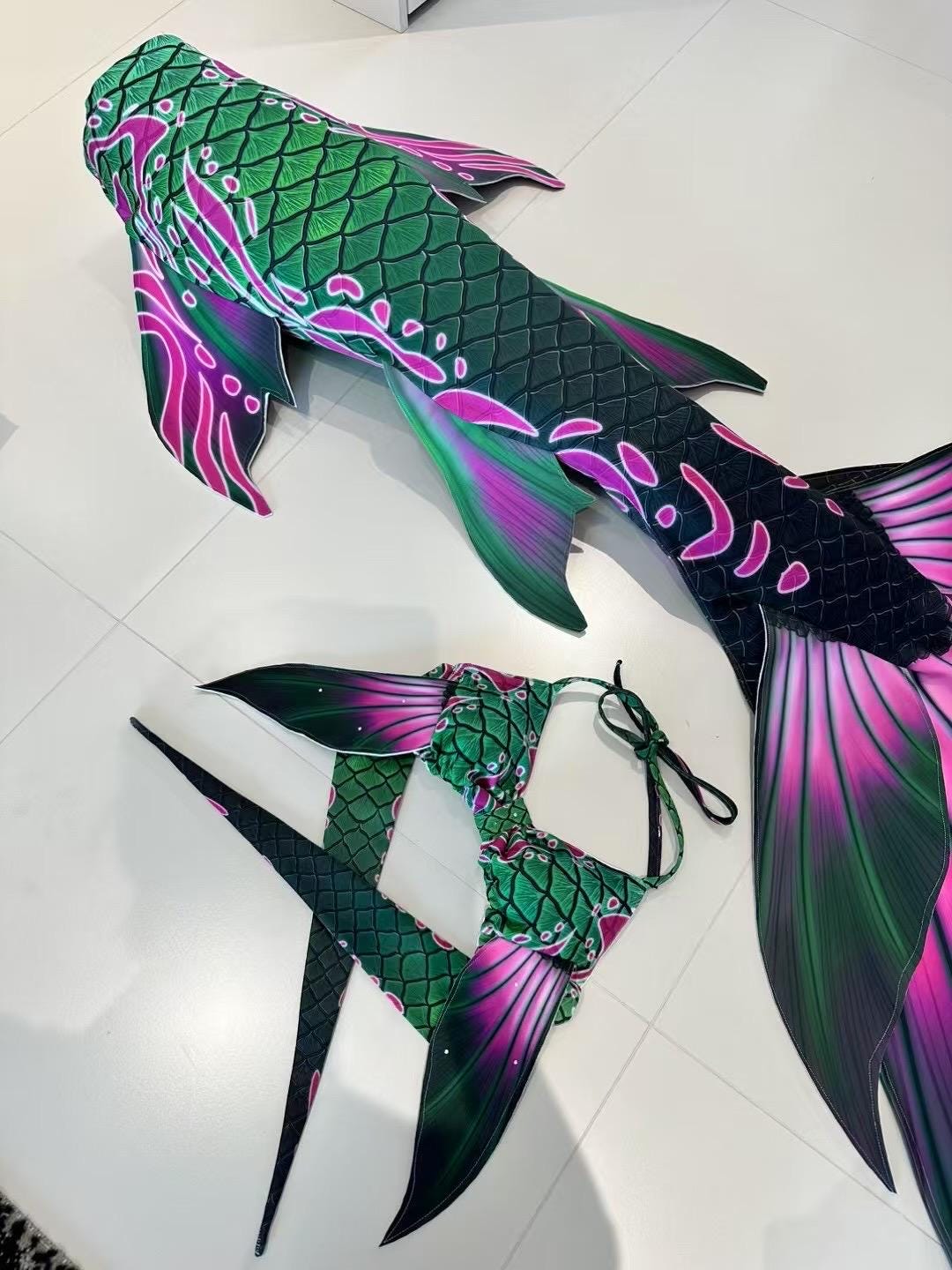 Handmade green pink Mermaid Tail  cosplay photography costume, diving costume, gift for her，gift for girlfriend's birthday