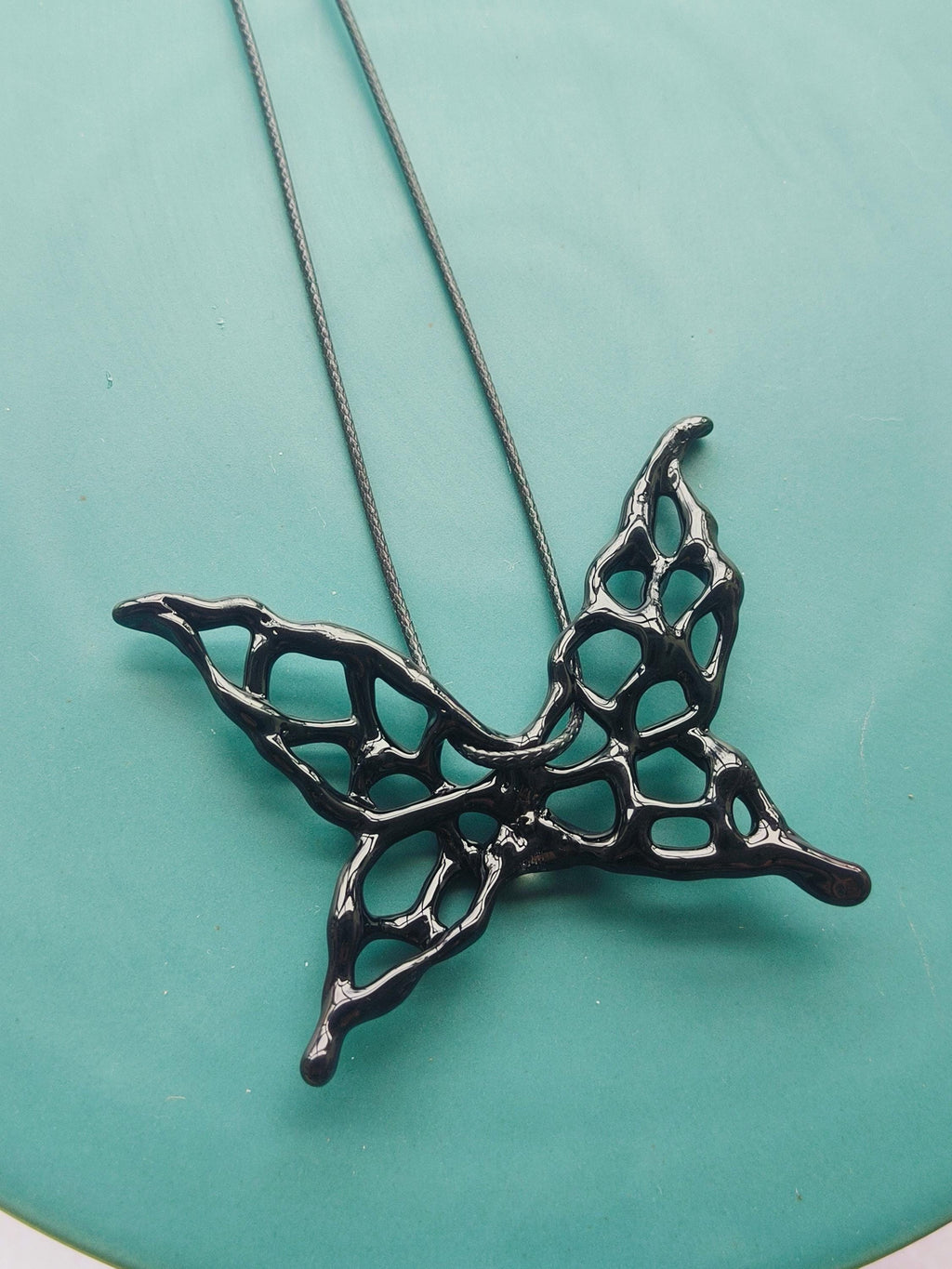 Simple and exquisite glass butterfly pendant, anniversary gift, birthday gift, girl gift, daughter gift, art pendant