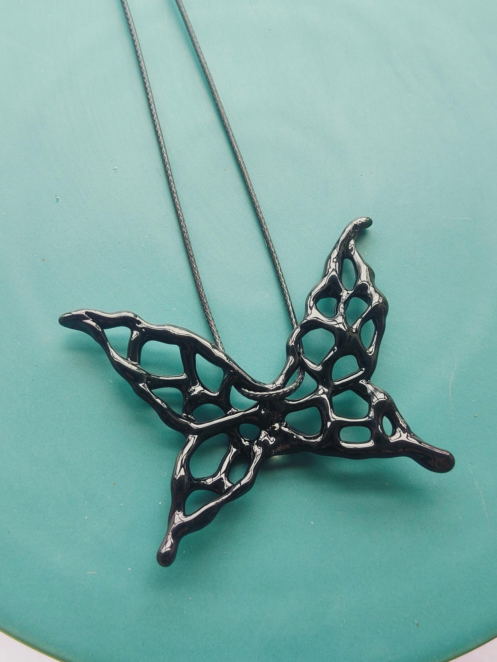 Simple and exquisite glass butterfly pendant, anniversary gift, birthday gift, girl gift, daughter gift, art pendant